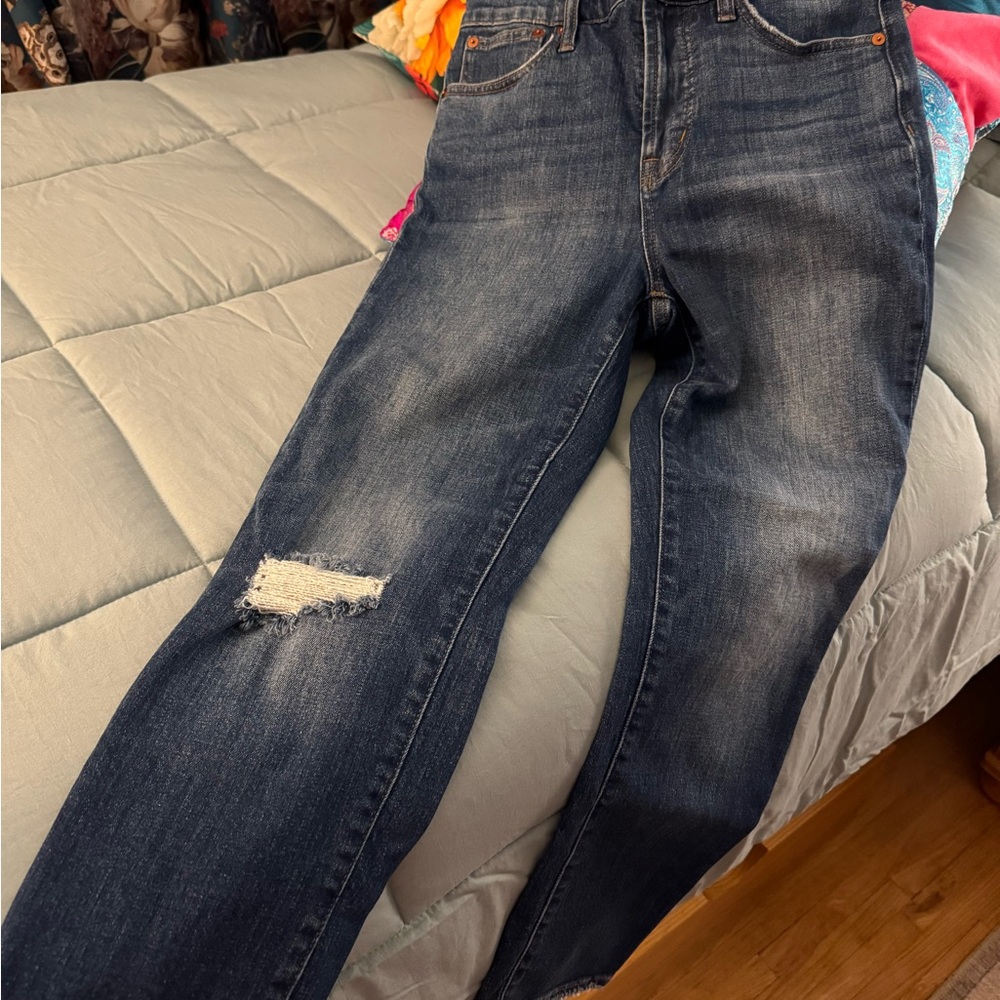 Madewell Blue Ankle Cropped Jeans with Distressed Detail